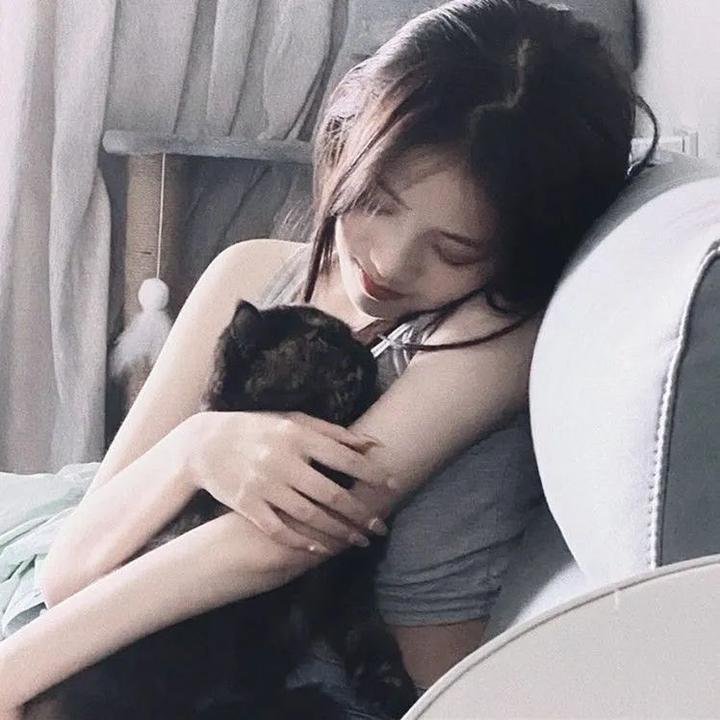 空房间里的妻子